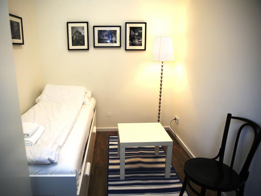 Flatprovider Comfort Eduard Apartment - Contactless Check In Vienna Room photo