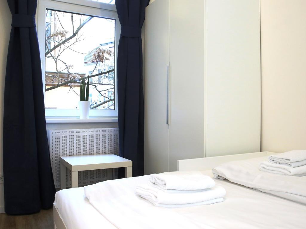 Flatprovider Comfort Eduard Apartment - Contactless Check In Vienna Room photo