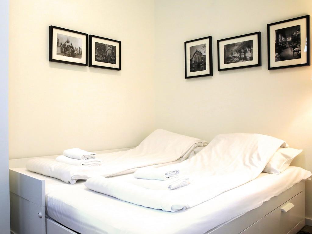Flatprovider Comfort Eduard Apartment - Contactless Check In Vienna Room photo