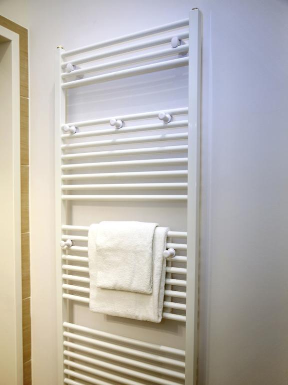 Flatprovider Comfort Eduard Apartment - Contactless Check In Vienna Room photo